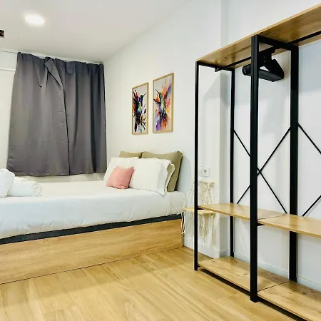 Ori B & Spacious Flat Close To The Center Apartment