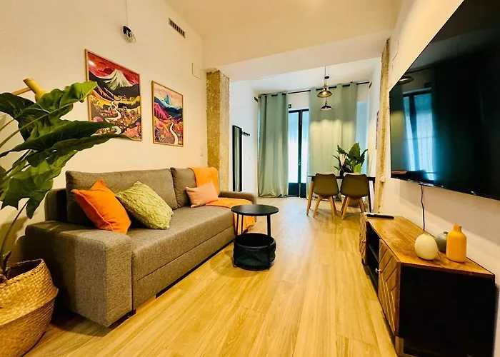 Ori B & Spacious Flat Close To The Center Appartamento