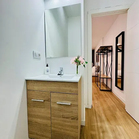 Ori B & Spacious Flat Close To The Center Apartmán *